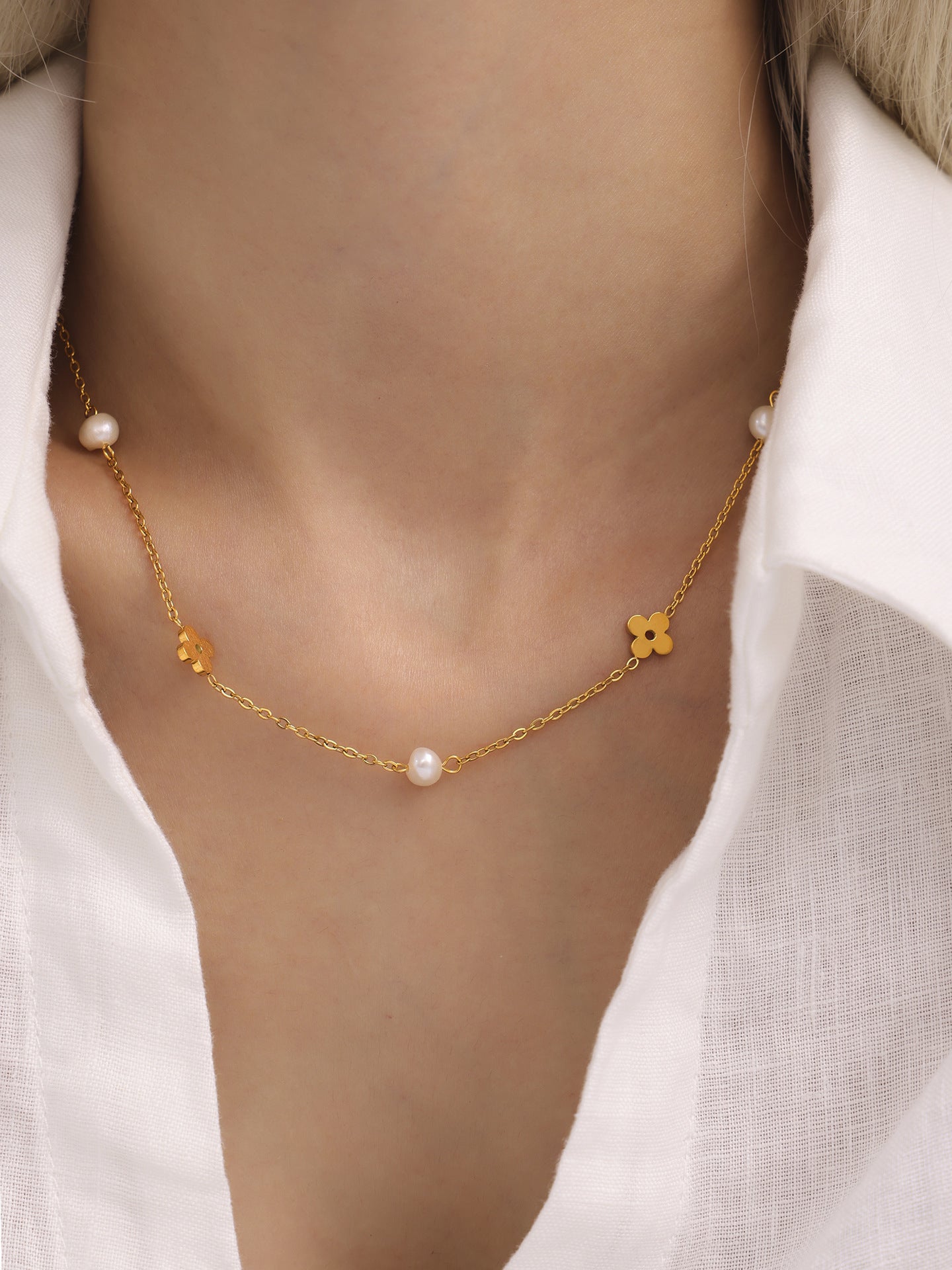 Elegant Pearl Flower Chain Jewelry Set – Gold Plated Stainless Steel Necklace and Bracelet for Women