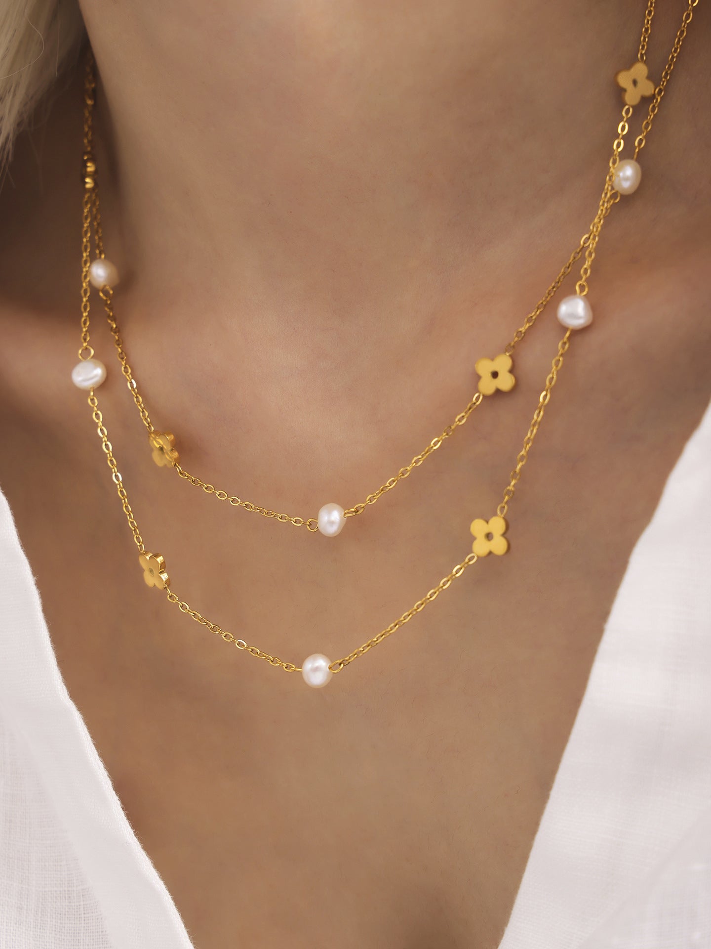 Elegant Pearl Flower Chain Jewelry Set – Gold Plated Stainless Steel Necklace and Bracelet for Women