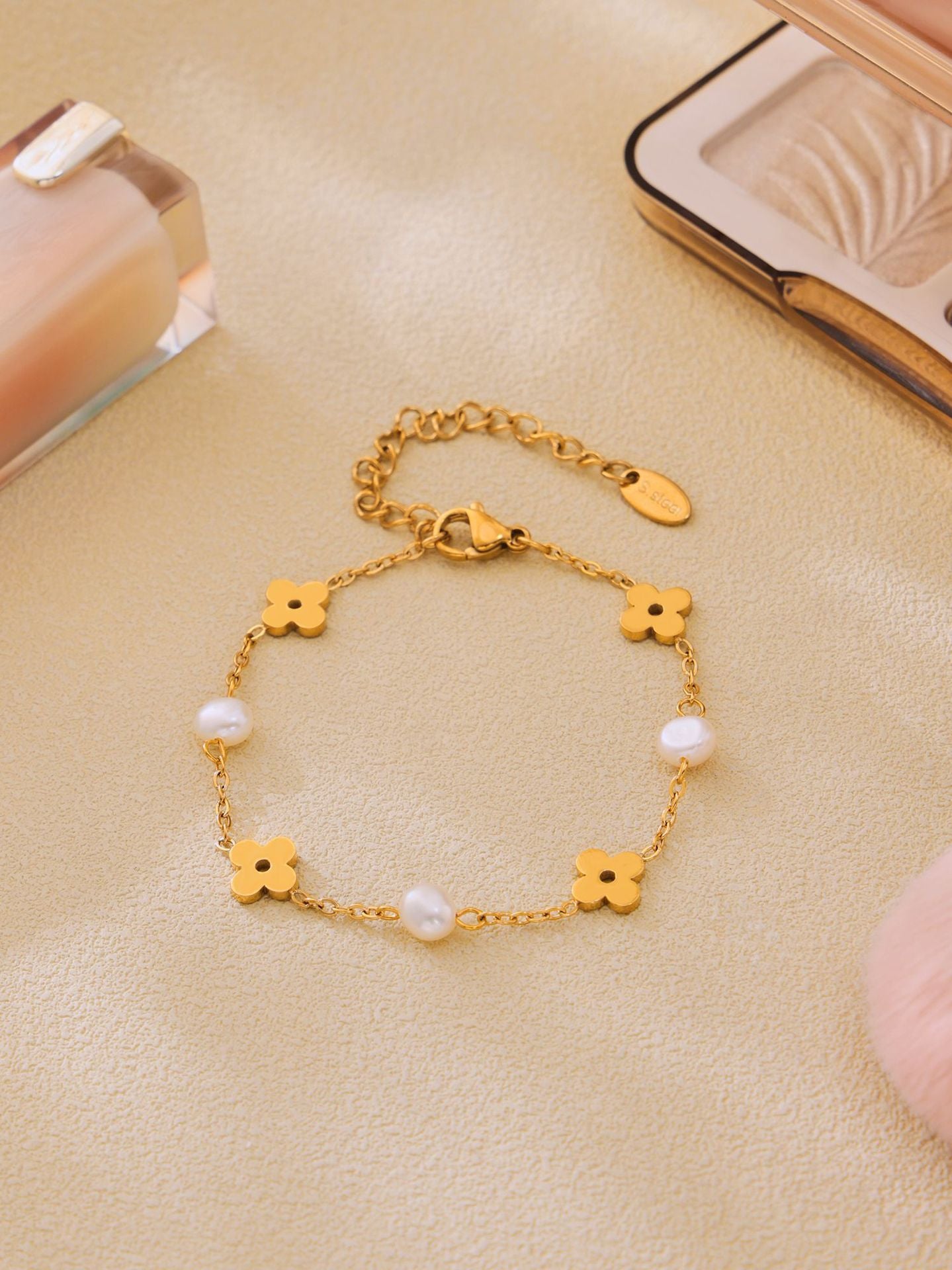 Elegant Pearl Flower Chain Jewelry Set – Gold Plated Stainless Steel Necklace and Bracelet for Women