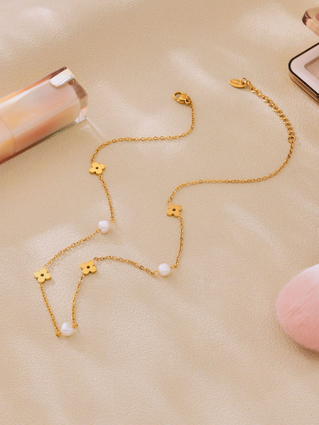Elegant Pearl Flower Chain Jewelry Set – Gold Plated Stainless Steel Necklace and Bracelet for Women