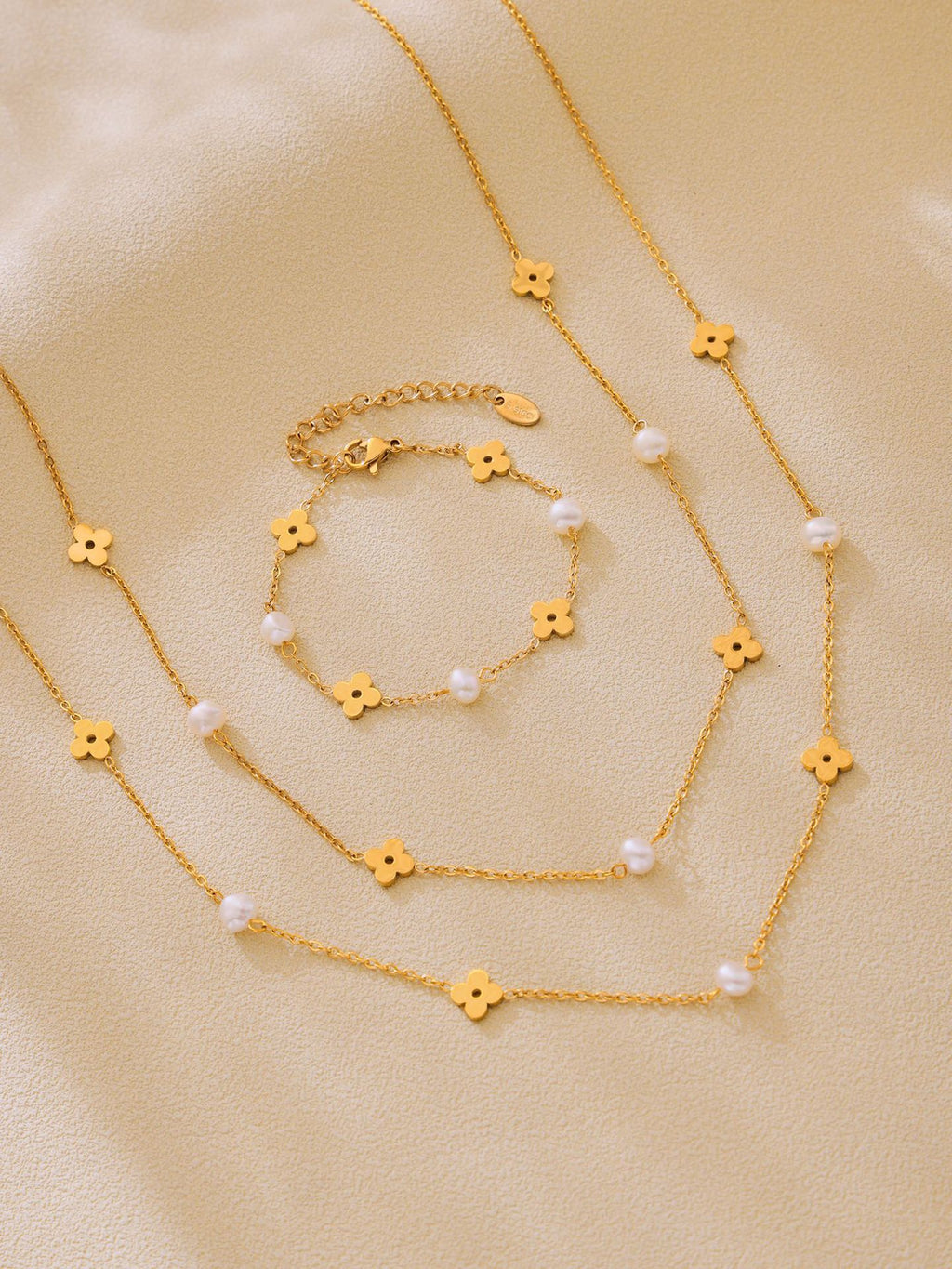 Elegant Pearl Flower Chain Jewelry Set – Gold Plated Stainless Steel Necklace and Bracelet for Women