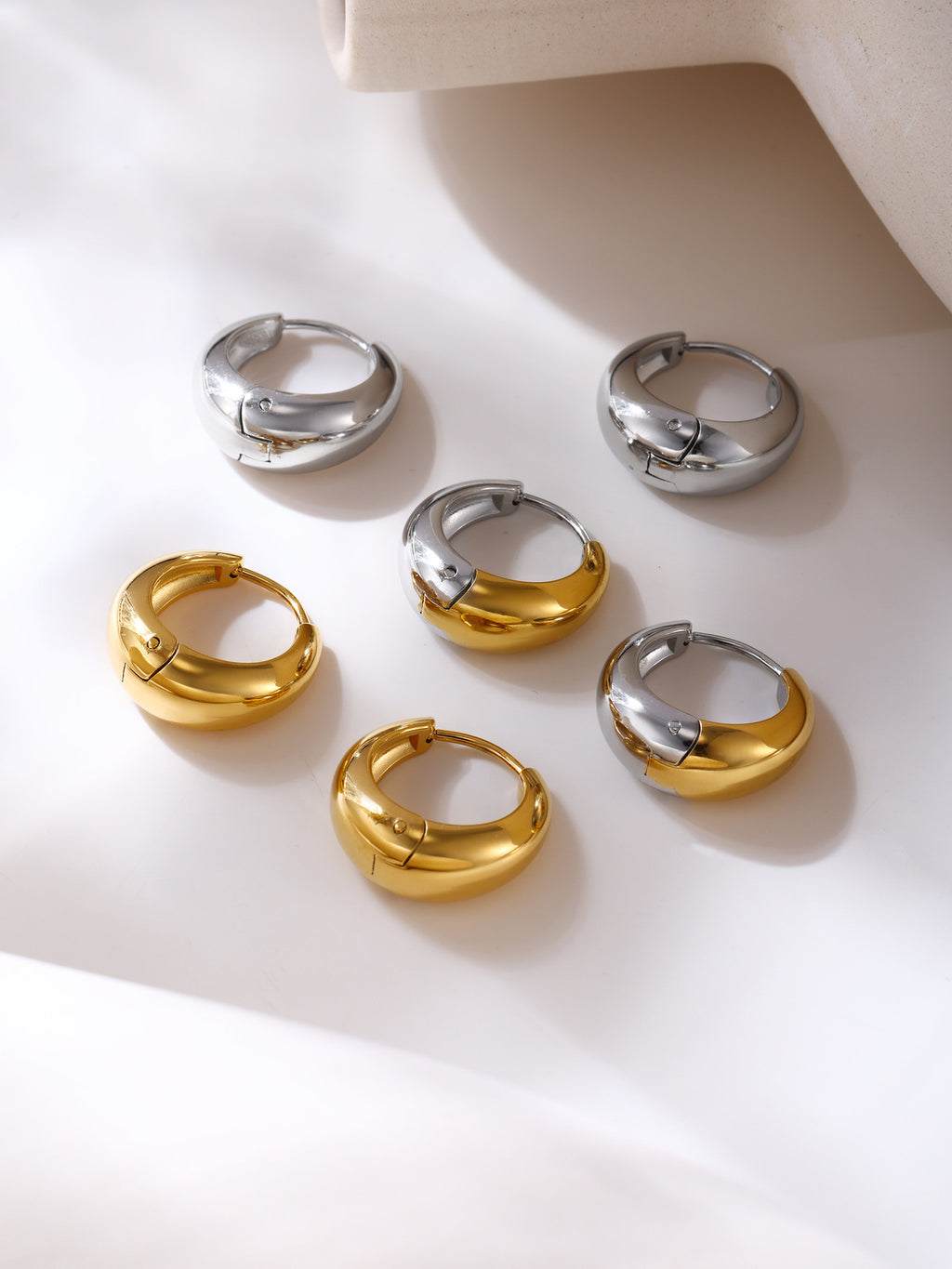 Elegant Two-Tone Huggie Hoop Earrings – Minimalist Stainless Steel Jewelry for Everyday Wear